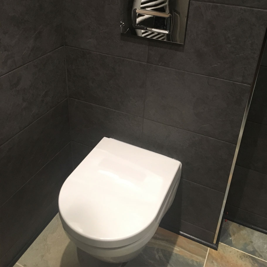 bathroom tiles toilet