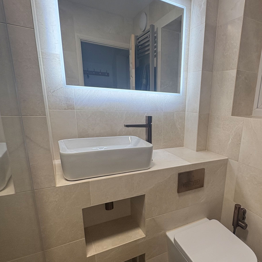walk in shower room sink-tiling mirror toilet